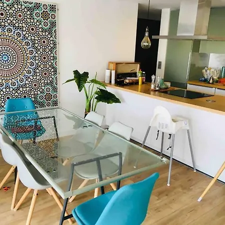Pop Art 100m2 Flat 2min Walk From Train In Center Appartement
