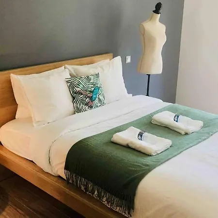 Pop Art 100m2 Flat 2min Walk From Train In Center Appartement *
